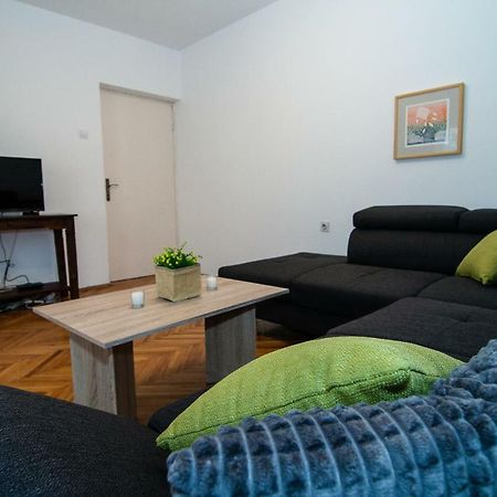 New Renovated Apartment 15 Min From Beach On Foot Pula Exterior photo