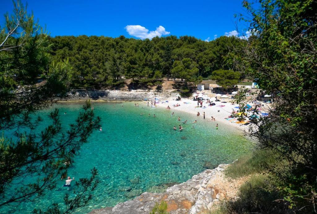 New Renovated Apartment 15 Min From Beach On Foot Pula Exterior photo