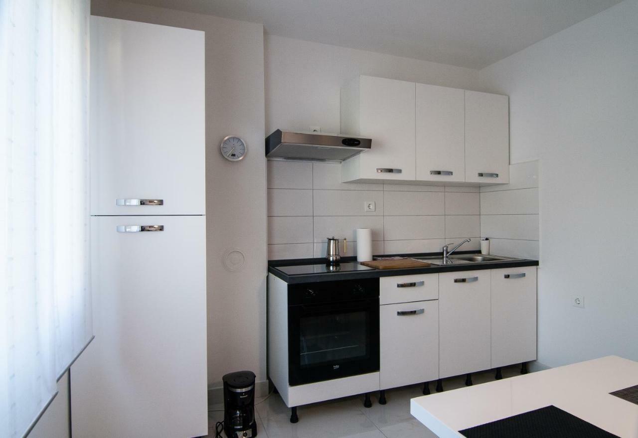 New Renovated Apartment 15 Min From Beach On Foot Pula Exterior photo