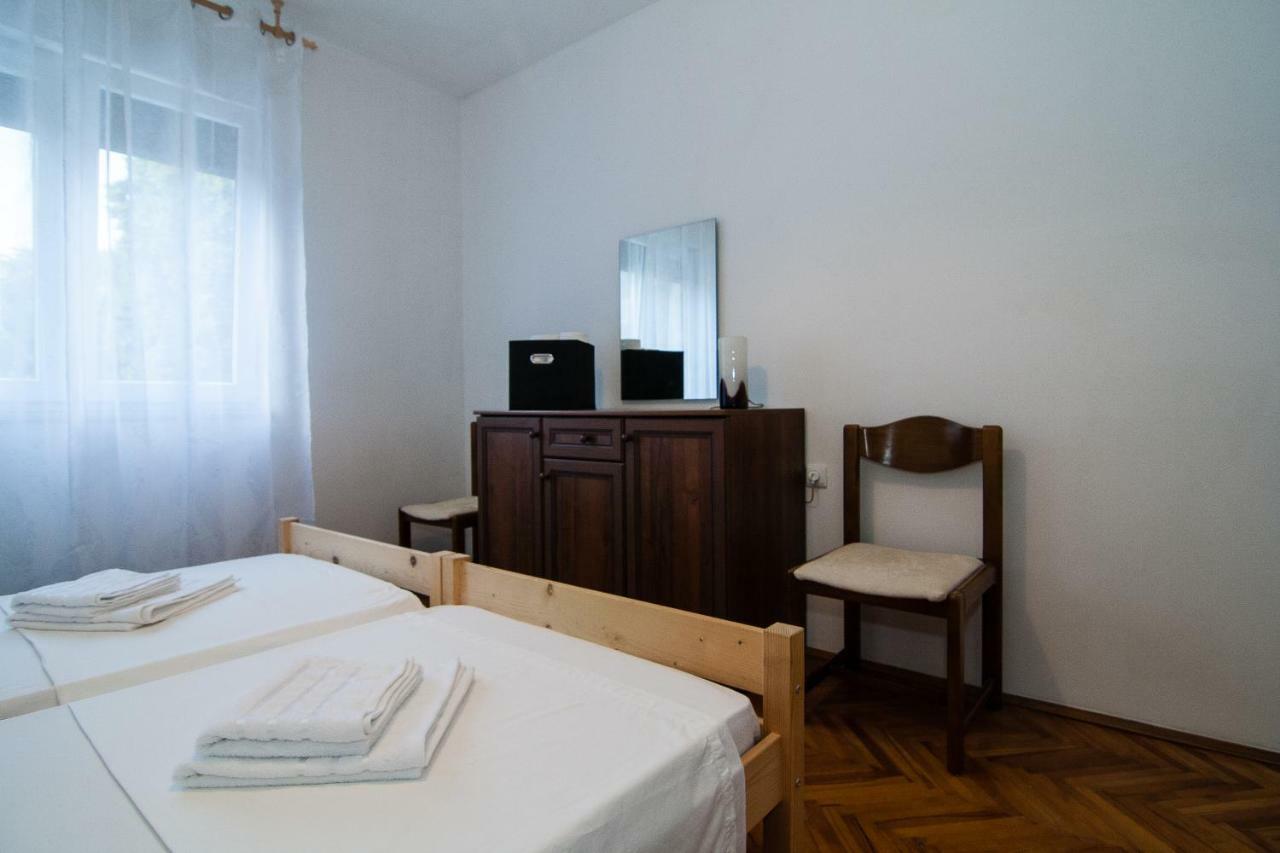 New Renovated Apartment 15 Min From Beach On Foot Pula Exterior photo