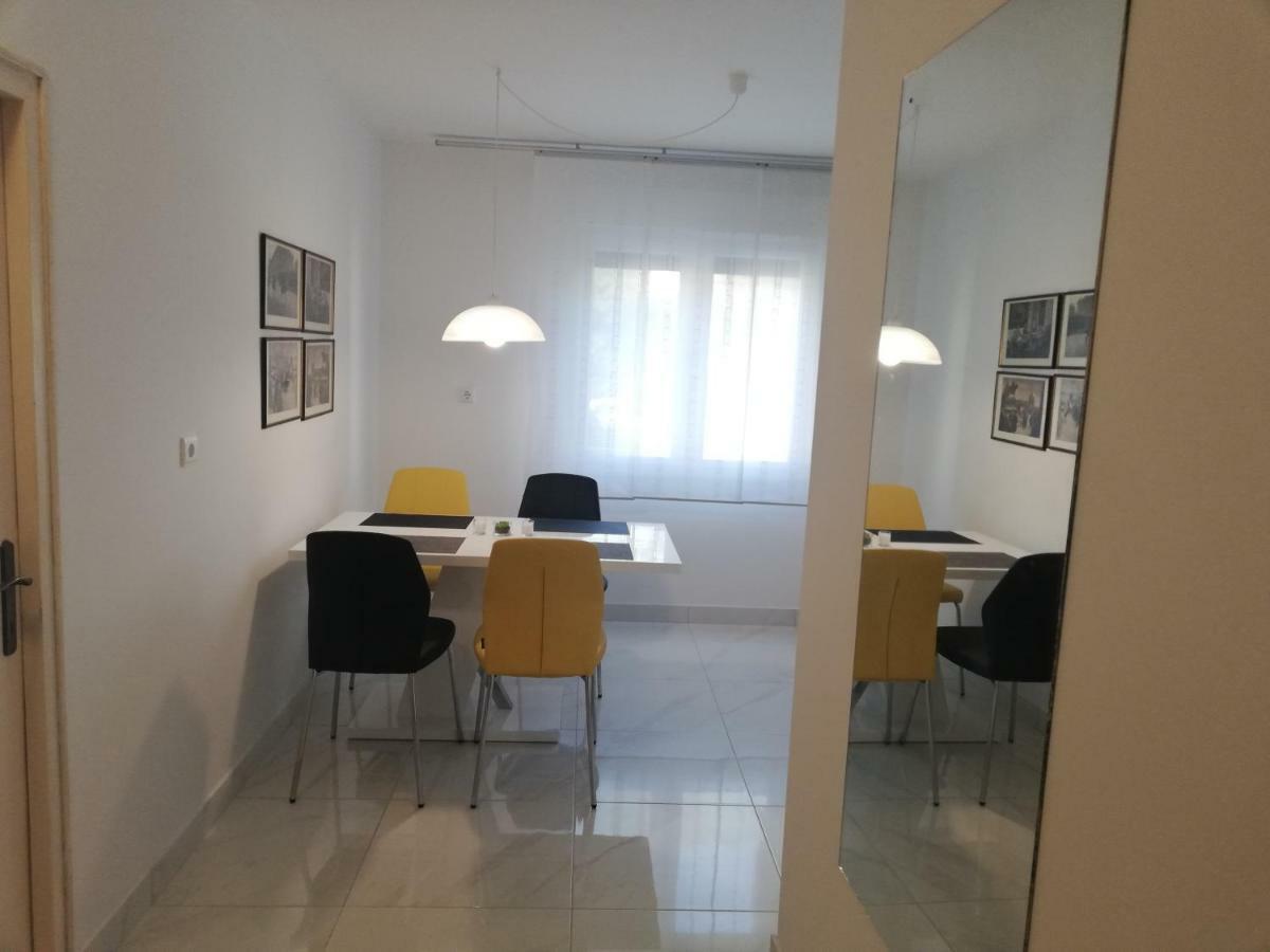 New Renovated Apartment 15 Min From Beach On Foot Pula Exterior photo