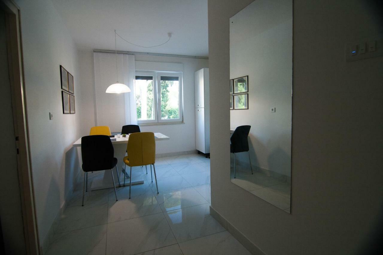 New Renovated Apartment 15 Min From Beach On Foot Pula Exterior photo