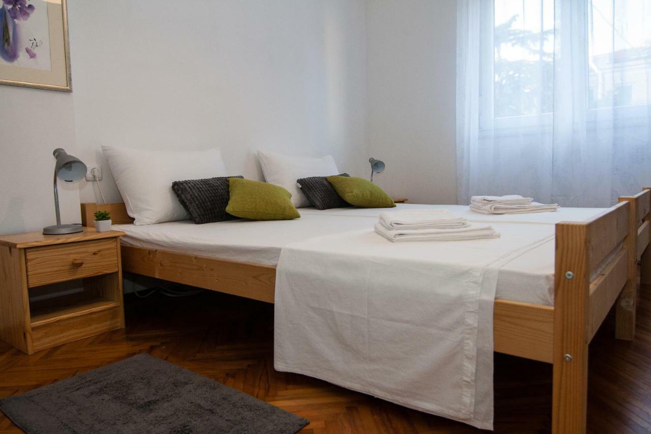 New Renovated Apartment 15 Min From Beach On Foot Pula Exterior photo