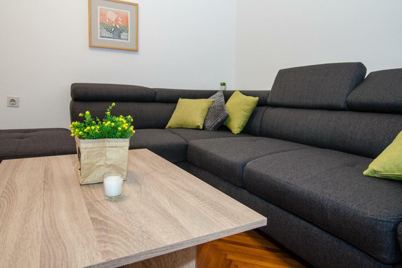 New Renovated Apartment 15 Min From Beach On Foot Pula Exterior photo
