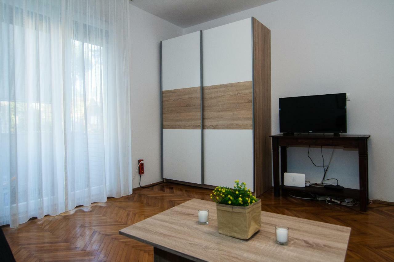 New Renovated Apartment 15 Min From Beach On Foot Pula Exterior photo