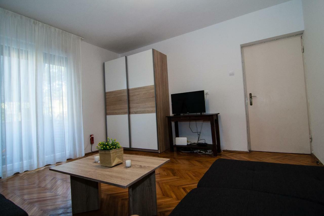 New Renovated Apartment 15 Min From Beach On Foot Pula Exterior photo