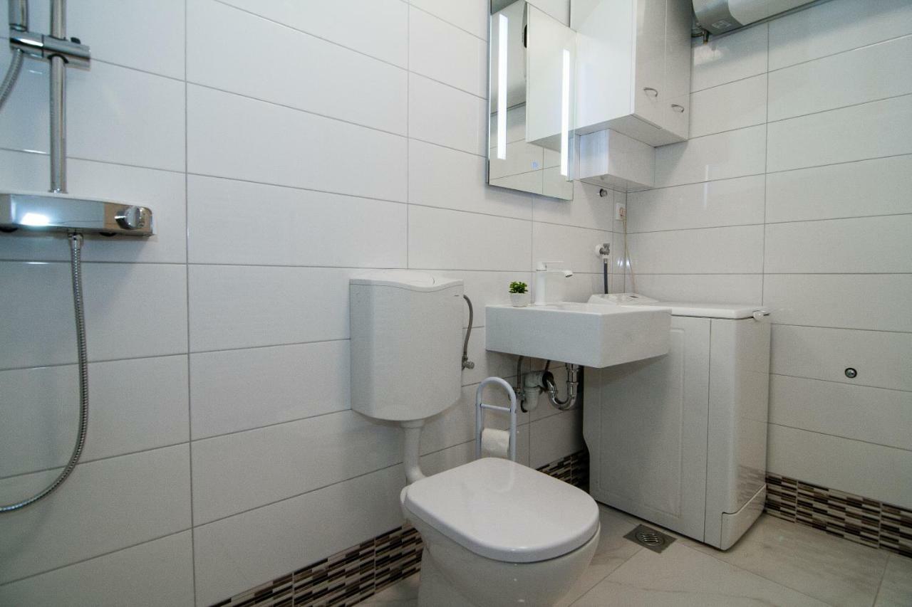 New Renovated Apartment 15 Min From Beach On Foot Pula Exterior photo